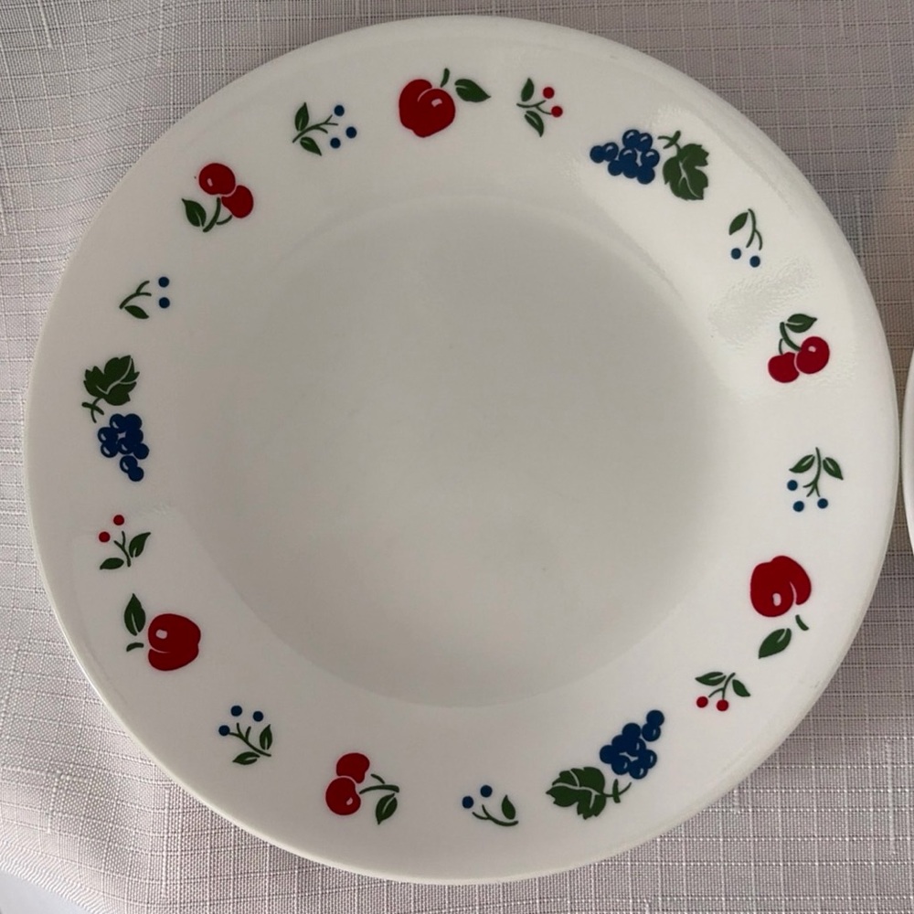 Corelle Berries and Cherries Salad/Bread Plate